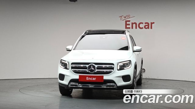 Mercedes-Benz GLB-Class GLB220