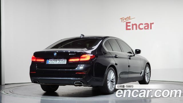 BMW 5-Series 530i Luxury