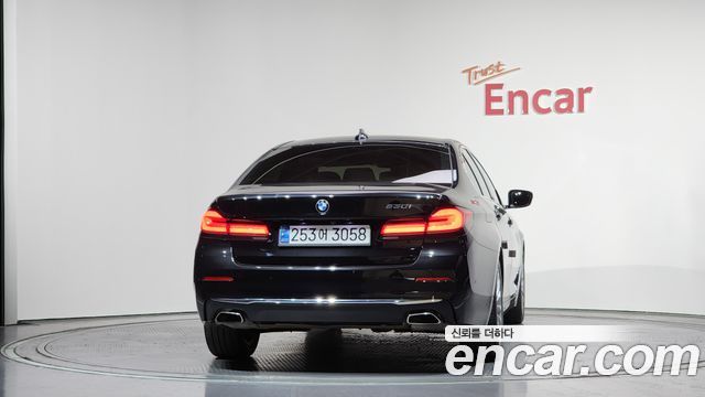 BMW 5-Series 530i Luxury