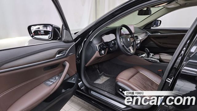BMW 5-Series 530i Luxury