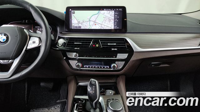 BMW 5-Series 530i Luxury