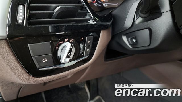 BMW 5-Series 530i Luxury
