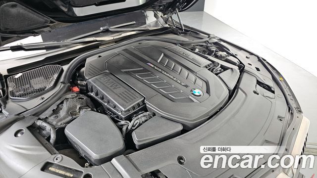 BMW 7-Series M760Li xDrive