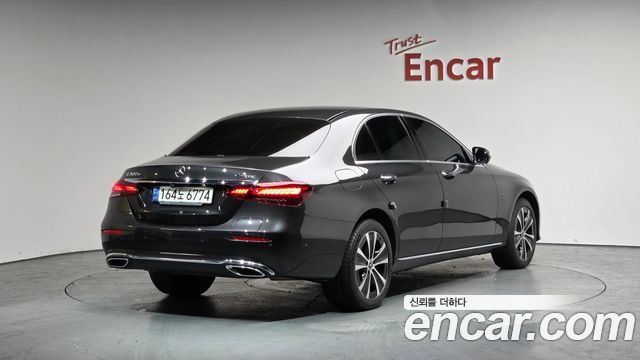 Mercedes-Benz E-Class E300e 4MATIC Exclusive