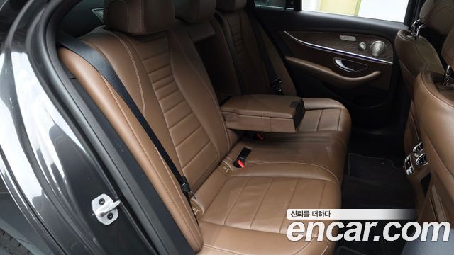 Mercedes-Benz E-Class E300e 4MATIC Exclusive