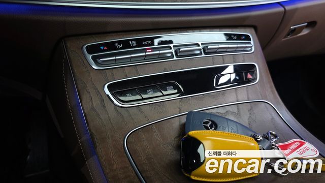 Mercedes-Benz E-Class E300e 4MATIC Exclusive
