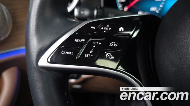 Mercedes-Benz E-Class E300e 4MATIC Exclusive