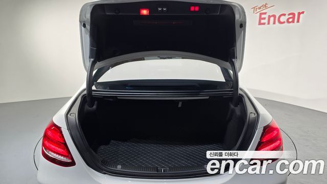 Mercedes-Benz E-Class E220d 4MATIC Exclusive