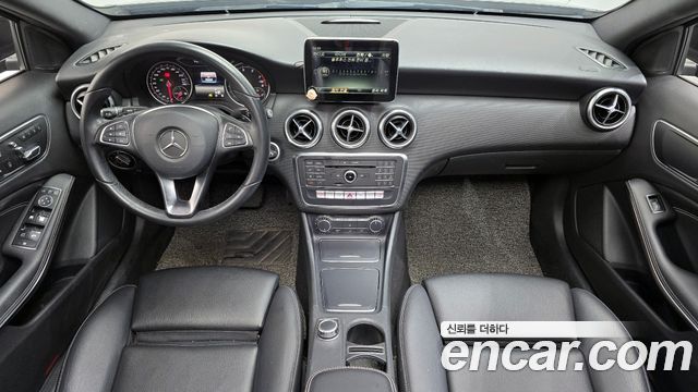 Mercedes-Benz A-Class A200