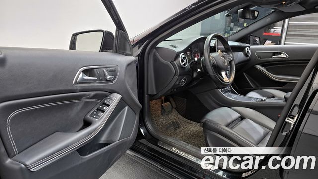 Mercedes-Benz A-Class A200