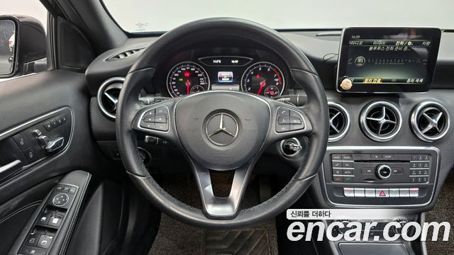 Mercedes-Benz A-Class A200