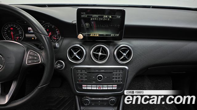 Mercedes-Benz A-Class A200