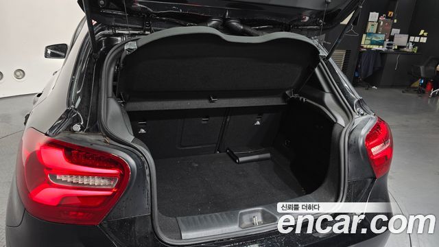 Mercedes-Benz A-Class A200