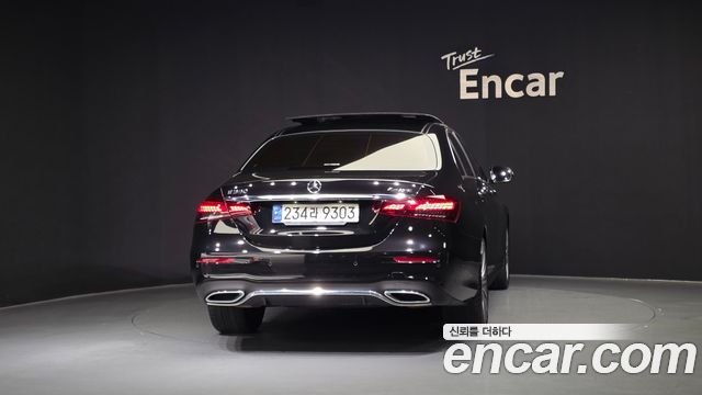 Mercedes-Benz E-Class E350 4MATIC AMG Line