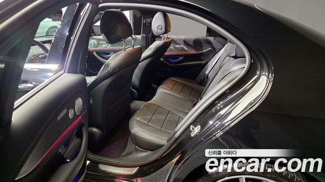 Mercedes-Benz E-Class E350 4MATIC AMG Line