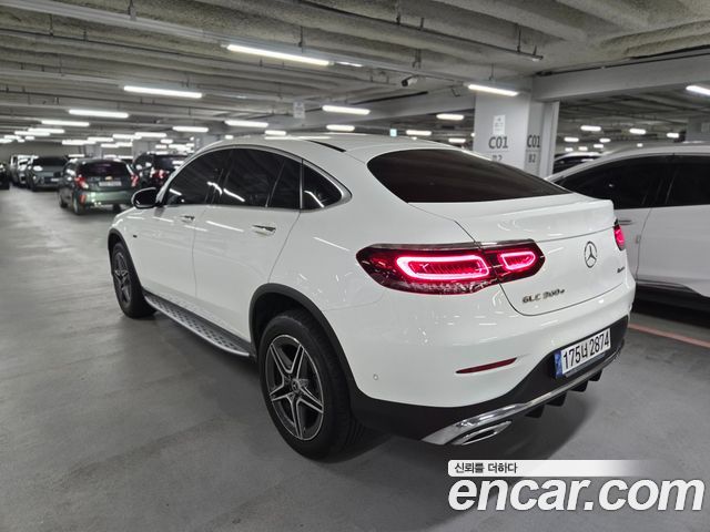 Mercedes-Benz GLC-Class GLC300e 4MATIC Coupe