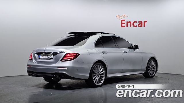 Mercedes-Benz E-Class E350 4MATIC AMG Line