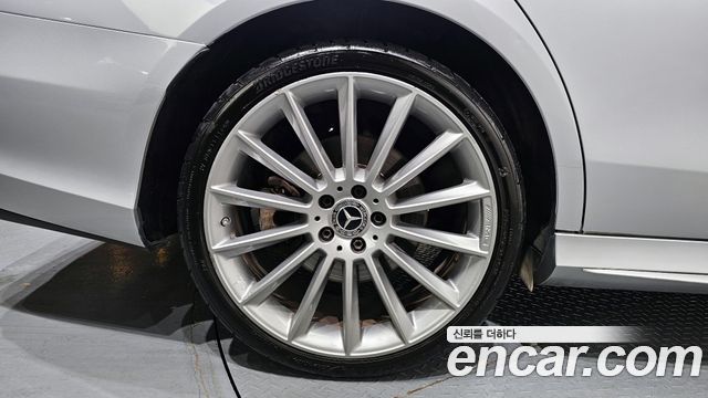 Mercedes-Benz E-Class E350 4MATIC AMG Line