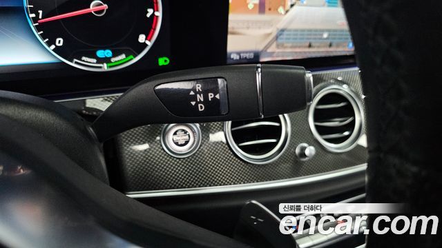 Mercedes-Benz E-Class E350 4MATIC AMG Line