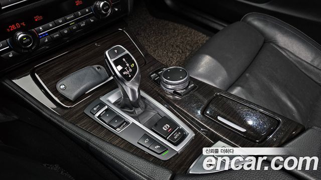 BMW 5-Series 528i Luxury Plus