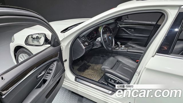 BMW 5-Series 528i Luxury Plus