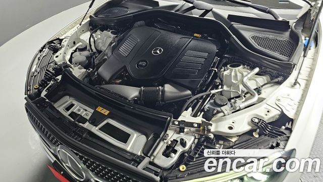 Mercedes-Benz GLC-Class GLC300 4MATIC Avnatgarde Coupe