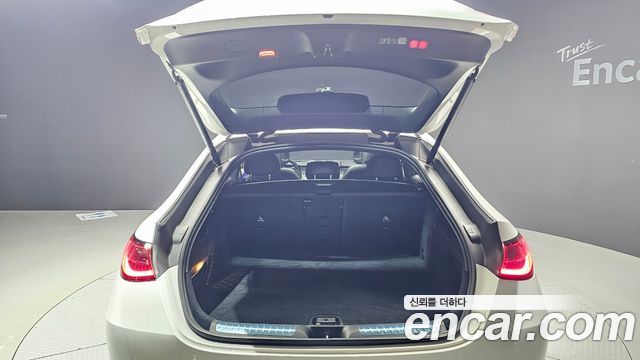 Mercedes-Benz GLC-Class GLC300 4MATIC Avnatgarde Coupe