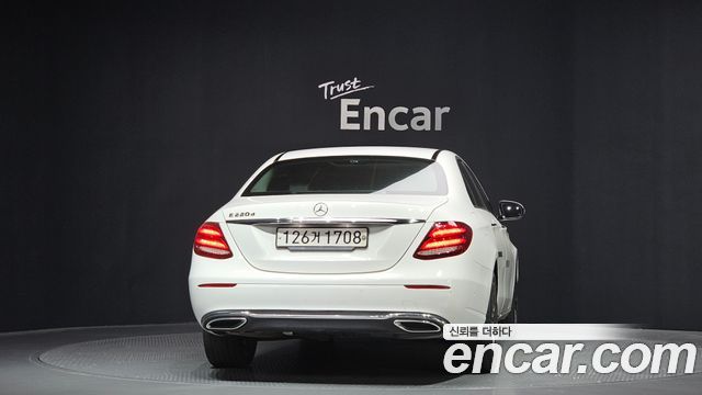 Mercedes-Benz E-Class E220d Avantgarde