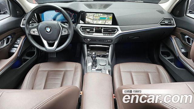 BMW 3-Series 320i Luxury