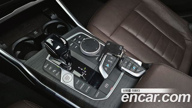 BMW 3-Series 320i Luxury