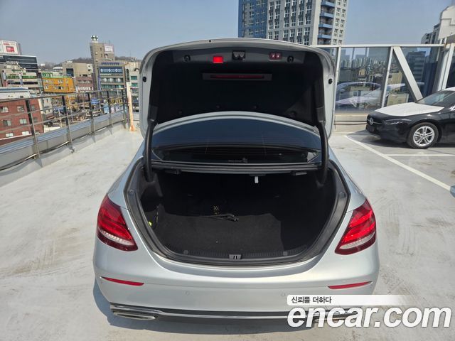 Mercedes-Benz E-Class E300 Avantgarde