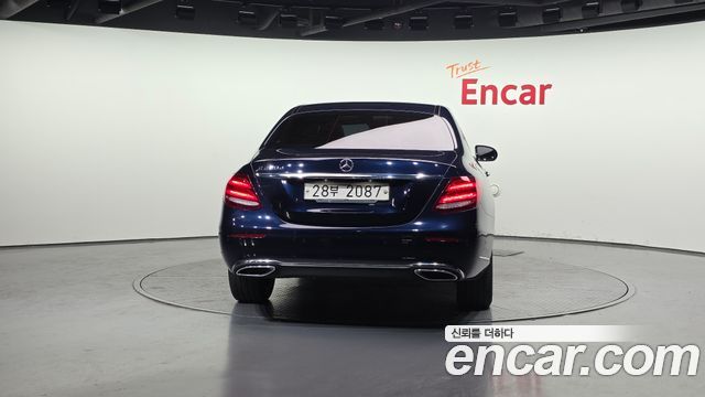 Mercedes-Benz E-Class E220d Exclusive