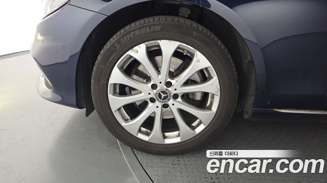 Mercedes-Benz E-Class E220d Exclusive
