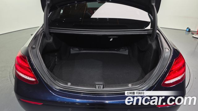 Mercedes-Benz E-Class E220d Exclusive