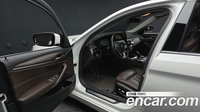 BMW 5-Series 520d Luxury Plus