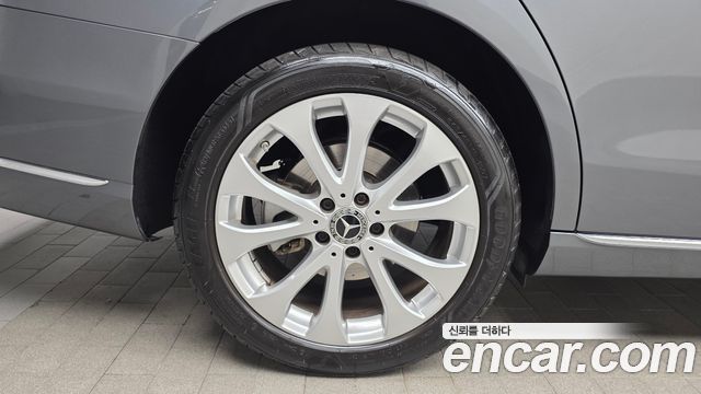 Mercedes-Benz E-Class E300 Exclusive