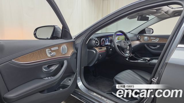 Mercedes-Benz E-Class E300 Exclusive