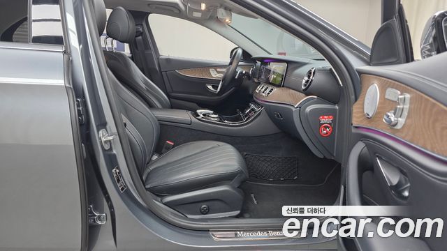 Mercedes-Benz E-Class E300 Exclusive