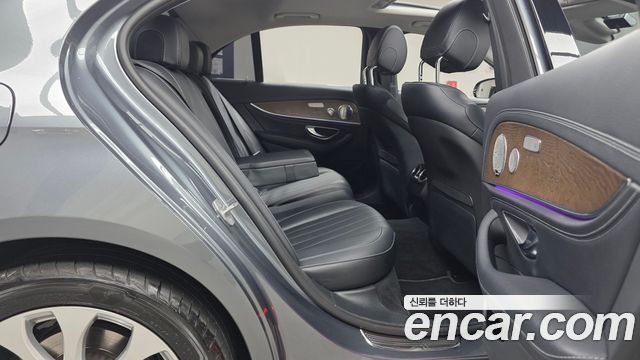 Mercedes-Benz E-Class E300 Exclusive