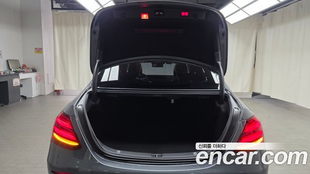 Mercedes-Benz E-Class E300 Exclusive