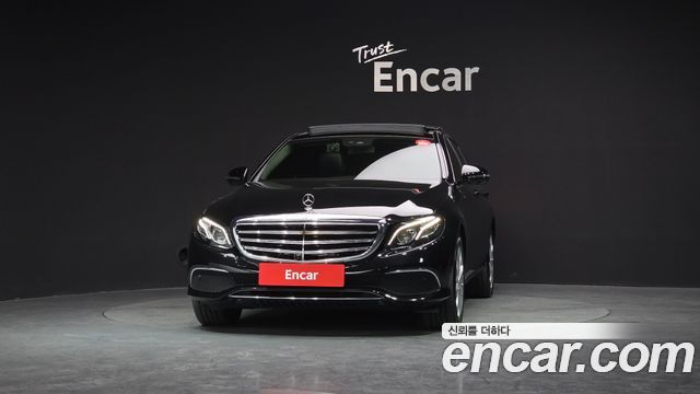 Mercedes-Benz E-Class E300 4MATIC Exclusive