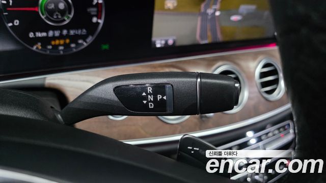 Mercedes-Benz E-Class E300 4MATIC Exclusive