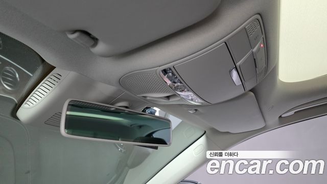 Mercedes-Benz E-Class E300 4MATIC Exclusive