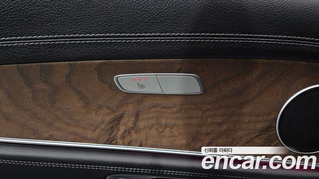 Mercedes-Benz E-Class E300 4MATIC Exclusive