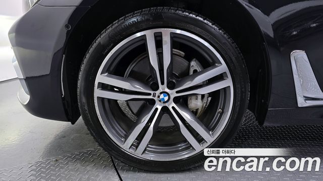 BMW 7-Series 740Li xDrive M Sport Package