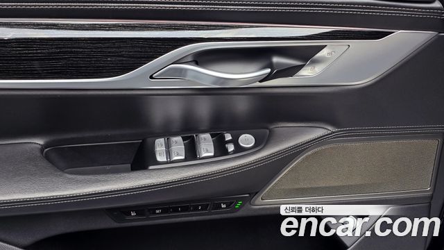 BMW 7-Series 740Li xDrive M Sport Package