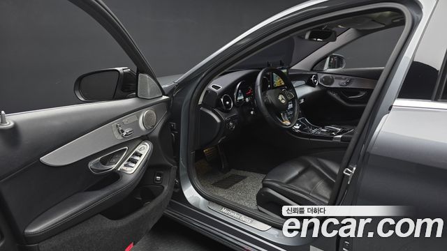 Mercedes-Benz C-Class C200 Avantgarde