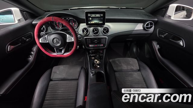 Mercedes-Benz CLA-Class CLA220 AMG Line