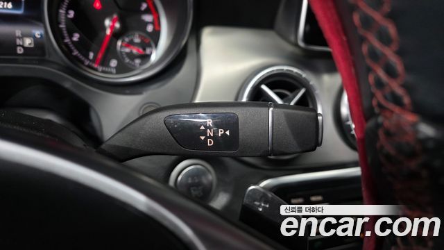 Mercedes-Benz CLA-Class CLA220 AMG Line