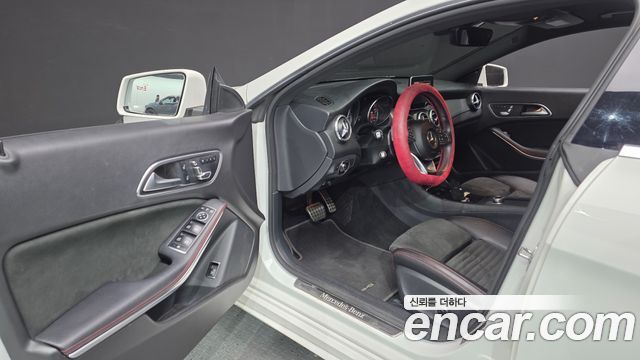 Mercedes-Benz CLA-Class CLA220 AMG Line